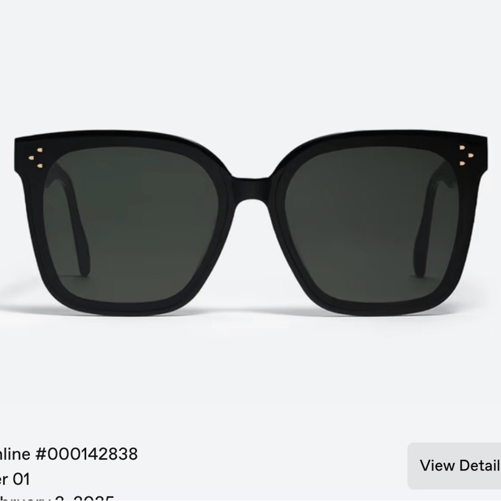 Gentle monster Her 01. Elegant Black Sunglasses, like new condition.